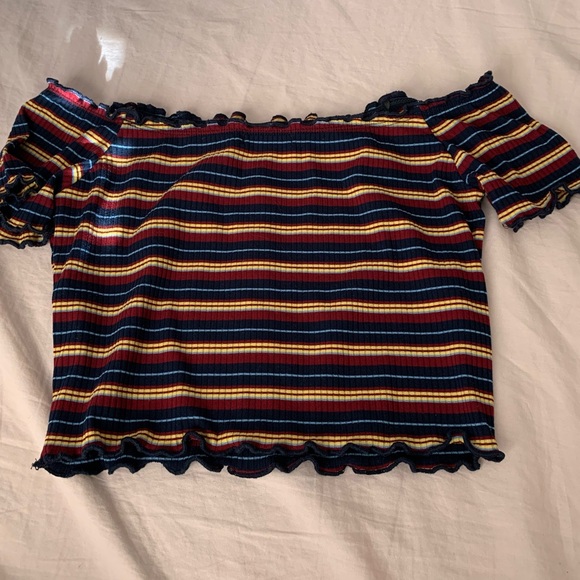 SOLD Cute, multi colored crop top - Picture 2 of 3